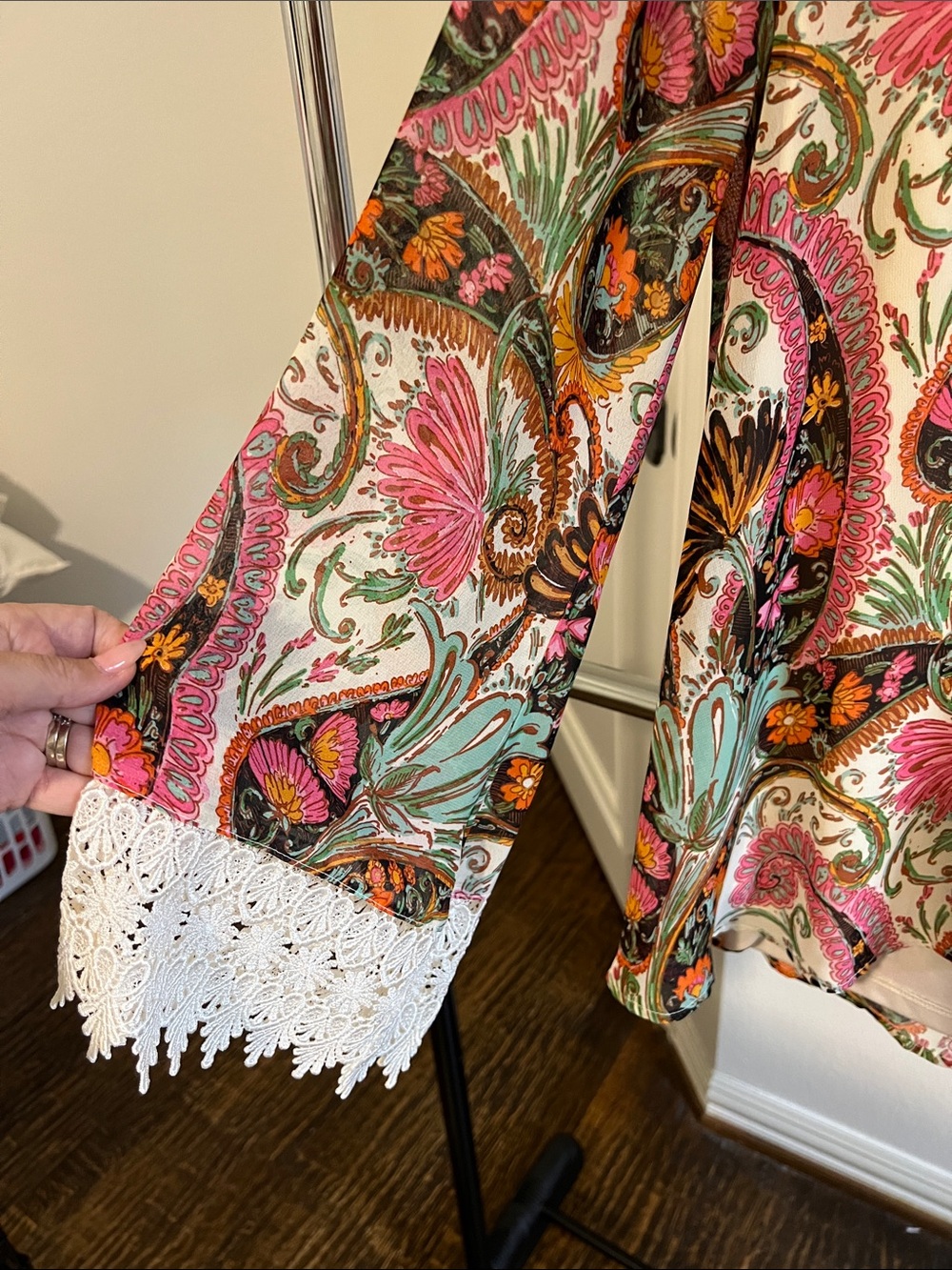 SHOW ME YOUR MUMU Mal Top Floral Paisley V-Neck tunic or mini - Pink Multi - Picture 5 of 7